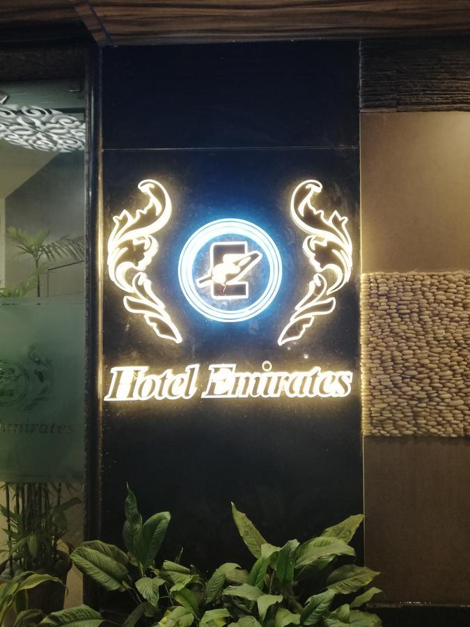 Hotel Emirates Καλκούτα Εξωτερικό φωτογραφία